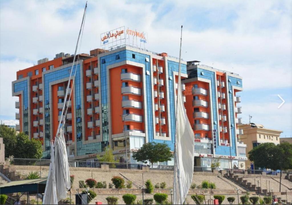Aswan Plaza - Share Apartment Екстер'єр фото